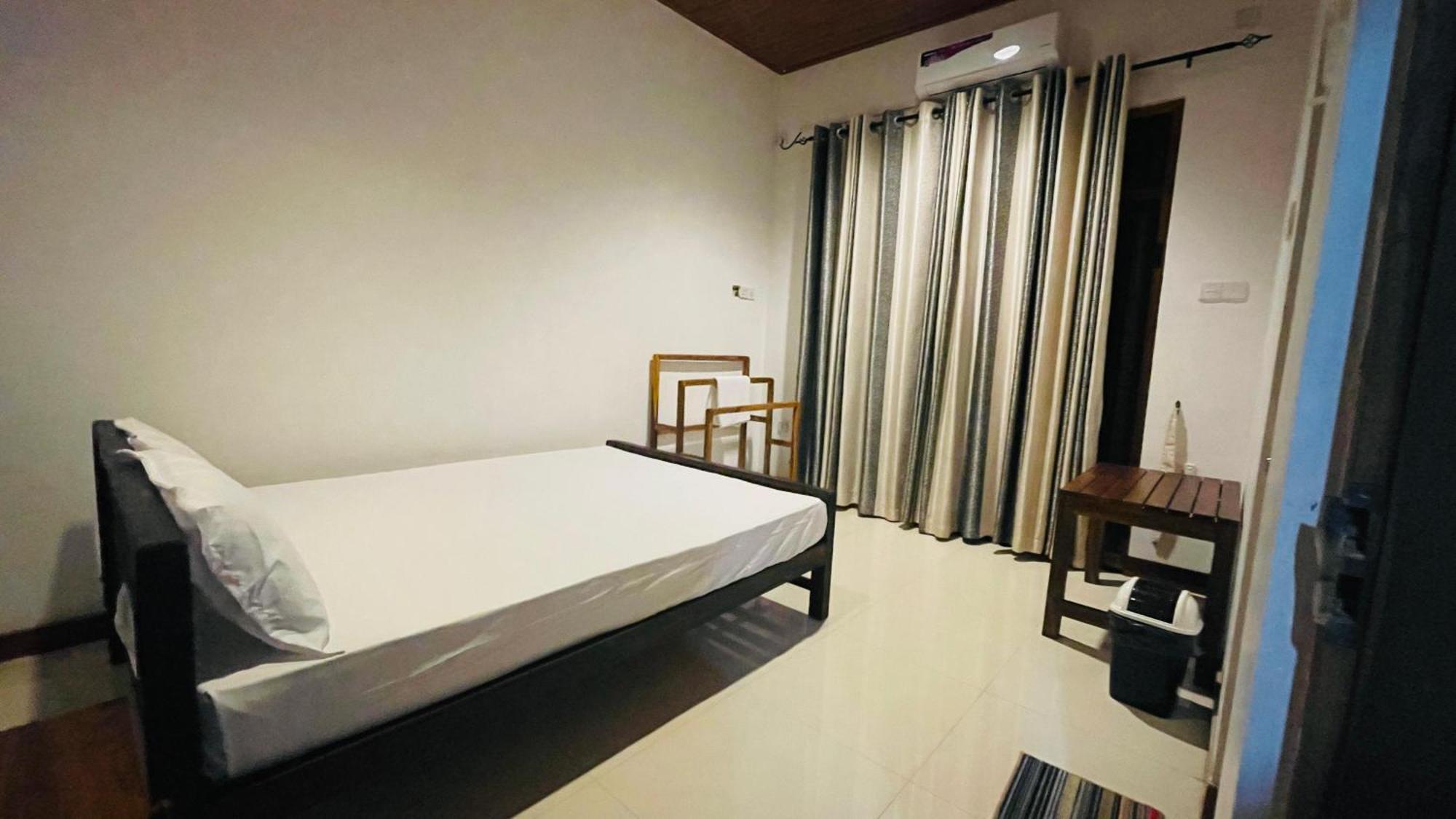 Anuradhapura Hotels Room photo