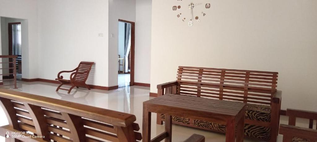Anuradhapura Hotels Exterior photo