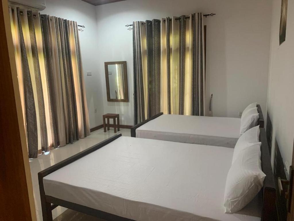 Anuradhapura Hotels Exterior photo